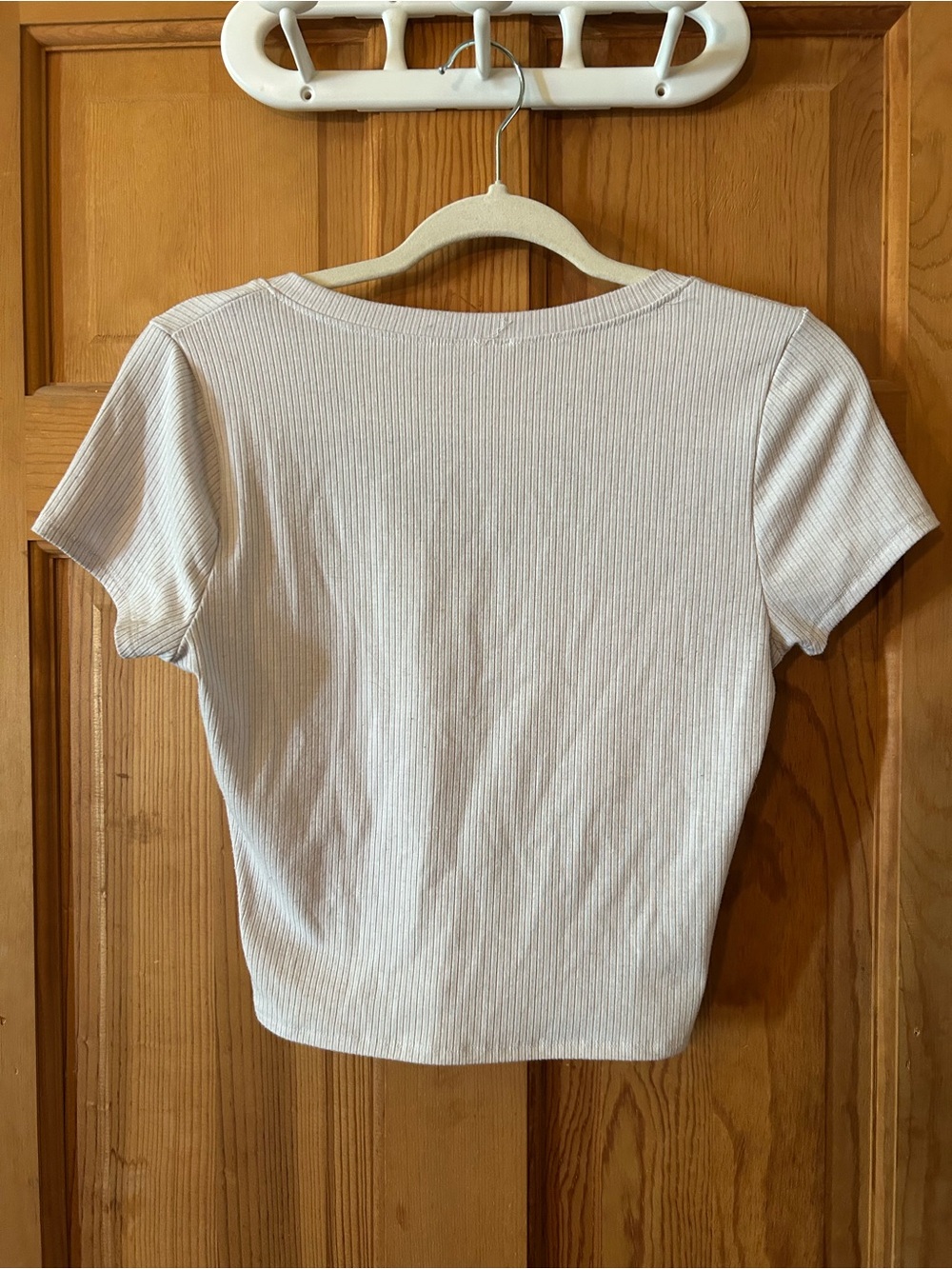 Tilly's White Ribbed V-Neck Crop Top - Picture 2 of 3